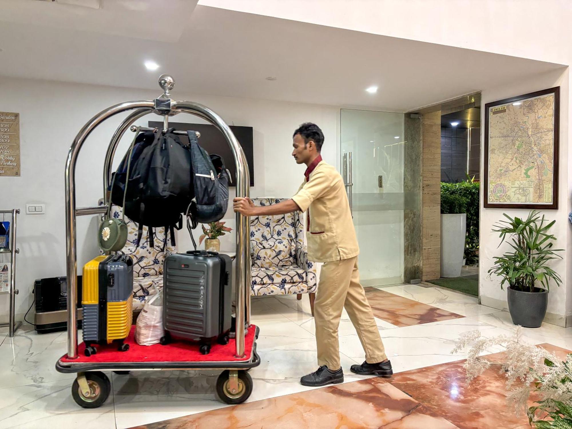 Hotel East End Mahipalpur Delhi Airport New Delhi Exterior photo